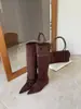 Novedad Otoño/Invierno 2026 Puntiagudos Aumento Interno de Altura Elegantes Moda Francesa Ante Tira Trasera Delgados Botas Largas