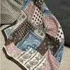 Pañuelo pequeño cuadrado de algodón y lino con estampado paisley en blanco y negro para mujer, adecuado para primavera, otoño e invierno, pañuelo para el cuello