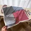 Lenço Quadrado Pequeno de Algodão Puro de Alta Qualidade com Bolinhas Coloridas Lenço de Seda Estampado para Mulheres Xale Proteção Solar Lenço Decorativo para Pescoço Lenço Lenço de Cabeça
