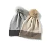 100% Cachemira Otoño/Invierno 2026 Nuevo Gorro de Punto para Mujer Casual Bloque de Color Pompón Borde Enrollado Cálido Protección para los Oídos Sombrero