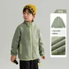 Chaqueta de Polar con Cuello Alto para Niños Niños Estilo Nuevo Primavera Otoño 2026 Top Casual para Niños Ropa de Otoño para Niños Grandes Moderna