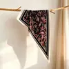 Bufanda Triángulo Imitación Seda Patrón Geométrico de Nicho Bufanda de Seda Estilo Coreano Accesorio Versátil para el Cabello Cinturón Bufanda Pequeña de Seda Cubre Glúteos Bufanda para el Cuello Venta al por Mayor