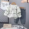 Traje de Primavera y Otoño Ropa Deportiva Estilo Occidental para Niñas Conjunto de Dos Piezas de Manga Larga para Niños Pequeños y Medianos Niños Bebés con Letras Teñidas