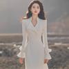 Aura de outono inicial poderosa deusa leque sentimento sênior salão salão ocasião formal estilo socialite vestido terno branco