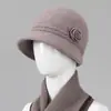 Sombreros de Otoño e Invierno para Mujeres de Mediana Edad y Mayores Color Sólido Elegante Flor Sombrero de Madre Engrosado Piel de Conejo Cálido Sombrero de Lana Tejido