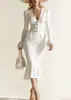 Vestido Longo Feminino Europeu e Americano Transfronteiriço com Decote em V Sexy Emagrecedor de Manga Longa Novo Estilo Elegante Justo ao Corpo Cauda de Peixe Longo