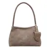 Bolso Pequeño Retro de Ante de Gama Alta para Otoño e Invierno, Bolso de Hombro para Mujer, Bolso Versátil de Hombro Nuevo 2025