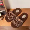 Zapatillas de Algodón Lindas de Dibujos Animados Otoño Invierno para Mujer, de Casa, Antideslizantes, Moda Celebridad de Internet 2026, Zapatillas de Piel con Estampado de Leopardo, Pueden Usarse en Exteriores