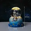 Bola de Cristal Céu Estrelado Gravada a Laser 3D com Luz, Luz Noturna Giratória Automática, Ornamento de Mesa, Luz de Atmosfera, Presente de Aniversário