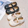 Zapatos de Cuero para Niñas 2026 Primavera y Otoño Nuevos Mocasines con Lazo Versión Coreana Zapatos Suaves con Velcro para Niños Pequeños