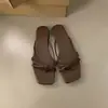 EM. Chanclas estilo coreano Chu Yu para mujer, adecuadas para usar al aire libre, nuevas sandalias planas casuales de moda para el verano de 2026, perfectas para vacaciones en la playa