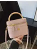 Bolso de Caja Popular Transfronterizo para Mujer 2025 Nuevo Bolso de Mano con Hilo Bordado de Rombos Bolso Bandolera de Hombro Único Estilo Pequeño de Fragancia Trendy