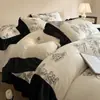 Juego de Colcha de Encaje de Terciopelo de Leche Estilo Hepburn Francés de Cuatro Piezas Funda de Edredón Gruesa Cálida de Alto Gramaje de Doble Cara de Forro Polar de Tres Piezas