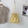 Bolso de Hombro Plegado con Cordón de Piel Suave Modelo 2026 para Mujer, Bolso Cubo de Gran Capacidad Estilo de Nicho de Gama Alta para el Viaje Diario