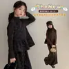 Conjunto de Otoño para Niñas Nuevo a la Moda Chal Floral y Pantalones de Pierna Ancha 2026 Nuevo Estilo Coreano para Niños Mayores