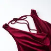 Ins moda feminina atacado estilo europeu e americano cruzado moda sexy veludo justo com amarração na cintura vestido elegante