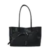 Bolsas: Bolsos tote retro europeos y americanos transfronterizos, gran capacidad, elegantes bolsos de hombro para mujer para el trabajo, que exudan una sensación sofisticada y de alta gama.