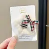 Presilha de Cabelo de Alto Padrão Coreana para Mulheres Presilha de Lã Estilo Retrô Outono Inverno Presilha para Franja Presilha Fofa de Coração Acessórios de Cabelo Adorno de Cabeça