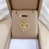 [Acero de Titanio] Collar con Colgante de Zirconia en Forma de Llave con Diamantes Completos, Estilo Palacio Lujoso, Cadena Versátil para la Clavícula para Mujeres, Cadena de Acero de Titanio