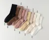 Meias femininas para primavera e outono, estilo Maillard, meias longas de algodão de cor sólida para outono e inverno, combinadas com sapatos Birkenstock, meias de cano médio estilo retrô folgadas