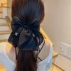 Horquilla con forma de nube de burbujas y lazo negro con plumas para mujer, con clip grande de tiburón en la parte posterior