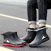 Botas de lluvia cortas de pesca con cordón, impermeables, para hombres y mujeres, antideslizantes, adecuadas para granja, obra, cocina, con forro fijo de forro polar para mayor calidez
