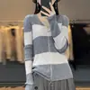 Cardigan de Lã Fina com Gola V Contrastante e Cordão, Fechamento Duplo com Zíper, Modelagem Slim, para Trabalho e Lazer, Primavera/Verão, Feminino