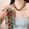 Collar Redondo de Acrílico con Degradado Color Dopamina, Cadena para Clavícula de Lujo Ligero de Nicho, Joyería Retro de Gama Alta Europea y Americana