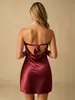 Nuevo vestido strapless de satén color borgoña para mujer en Amazon, con amarre en la espalda, entallado a la cintura, adelgazante y elegante vestido corto