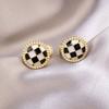Pendientes de Clip Elegantes y Versátiles para Mujeres Sin Perforaciones, Adecuados para el Viaje Diario, con un Toque de Lujo Ligero de Alta Gama, Diseño Triangular