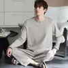 Pijama de algodón puro para hombre para otoño e invierno, nuevo estilo 2026, talla grande, corte holgado, casual, simple y se puede usar como ropa exterior, conjunto de ropa de estar para hombre