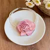 Collar de perlas multicapa con flor de tela y cuentas, dulce y delicado, cadena para la clavícula exquisita de nicho, joyería de lujo ligero y de alta gama