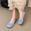 Sapatos Femininos Tamanho Grande 41 a 43 Pés Largos Pés Cheinhos Sapatilhas Sola Macia Confortáveis para os Pés Combine com Saias Mocassins Slip-ons Loafers