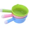 Pala de plástico engrosada cocina mango largo pala de agua pala de agua de baño pala pala de baño para niños bebé pala de agua venta al por mayor