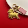 Amuleto de la Suerte del Año de la Oveja Llavero de Ovejita Bolso Dorado Cadena para Teléfono Colgante Souvenir Exquisito de Negocios Regalo