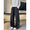 Calça Casual Reta Solta Desconstruída com Corte Curvo Outono Nova Sweatpants High Street para Homens com Costura Visível Tendência 2026 Estilo Americano Color Block