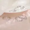 Anillo de línea geométrica de diamantes estilo francés, exquisito y de alta gama, ultrafino, apilable, anillo de índice tridimensional de tres diamantes, estilo minimalista