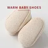 Zapatos Pre-Paso para Bebés Recién Nacidos y Niños Pequeños para Otoño e Invierno Forrados de Felpa y Engrosados Calientes Antideslizantes para Interiores Calcetines y Zapatos para el Piso para Niños Pequeños