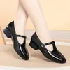 Sapatos Mary Jane femininos para o trajeto, sapatos pequenos de couro de bico quadrado, couro macio, salto baixo, sapatos únicos versáteis de corte baixo