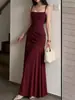Vestido Largo Negro Sólido con Tirantes Finos y Cuello Cuadrado para Mujer, Cintura Adelgazante, Diseño de Pliegues Laterales, Vestido de Gala Adelgazante para Banquetes