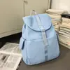 Mochila Ice Mist Azul Claro com Aba e Múltiplos Bolsos para Casais, Estilo Descontraído para Viagens ao Ar Livre e Ciclismo, Disponível em Tamanhos Pequeno e Grande