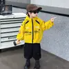 Jaqueta Estilo Primavera e Outono para Meninos 2026 Nova Cool Estilosa Roupas de Outono Infantis Jaqueta de Outono Cool e na Moda Top Moda
