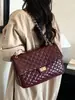Bolso Cruzado Negro con Cadena Argyle para Mujer Estilo Nuevo 2025 Bolso Tote Pequeño Estilo Chanel Bolso Grande Casual Simple de un Solo Hombro