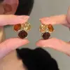 High-Grade marrom Maillard estilo brincos Mulheres Light luxo nicho design simples temperamento brincos brincos 2023 Novo