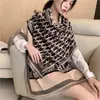 Novo cachecol de outono e inverno estilo coreano, de cashmere sintético, dupla face com cadeado de coração, versátil para ambientes com ar condicionado, xale quente, aquecedor de pescoço para estudantes