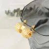 Europa y Estados Unidos tendencia retro personalidad dulce fresco relieve forma de C acero de titanio comercio electrónico transfronterizo al por mayor fábrica de joyería de aretes para mujer