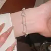 Textura delicada! Pulseira assimétrica com contas de cristal de zircônia, uma pulseira refinada e elegante para meninas, uma joia luxuosa e de alta qualidade para mulheres