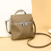Bolsa de Mão Simples e Estilosa Nova Moda Verão 2026 para Mulheres, Design Coreano Único, Bolsa de Ombro Nicho para o Dia a Dia