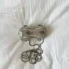 Mini Bolso Pequeño de Metal 2026 Moda Trendy Europea y Americana Diseño Personalizado Ins Girl Bolso Cruzado de Hombro con Cadena