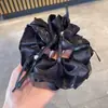 Goma para el pelo Scrunchie de Perlas con Lazo de Cinta, Tela Perlada para el Cabello para Mujer, de Alta Gama y Elegante, No Daña el Cabello